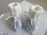 Bonnet et chaussons azur-ecru, tricotés main, laine calinou 3