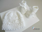 Bonnet et chaussons tricotés main 4