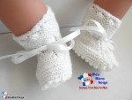 Chaussons layette roses à crans et ruban satin 4