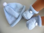 Tricot laine bébé fait main bonnet bleu à pompon 1