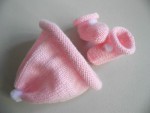 Tricot laine bébé fait main bonnet  à pompon 2