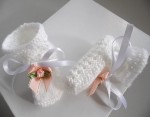 Chaussons à fleurs coloris blanc bébé 3