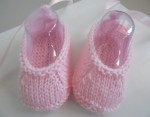 Jupe et chaussons roses layette bébé tricot laine 3