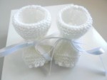 Chaussons BLANCS à crans layette bébé tricot laine 1