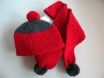 Bonnet et chaussons rouge et gris 06/12 mois 2