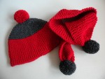 Bonnet et chaussons rouge et gris 06/12 mois 3