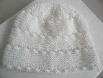 Bonnet et chaussons blancs tricot fait main 2