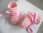 Bonnet, chaussons roses bébé  tricot laine fait main 3