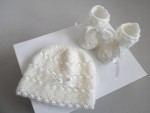 Bonnet, chaussons écrus bébé FILLE  tricot laine fait main 1