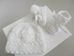 Bonnet, chaussons BLANCS bébé MIXTE tricot laine fait main 2