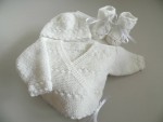 Ensemble Brassière, bonnet, chaussons BLANCS bébé laine 1