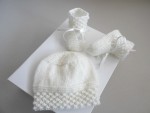 Ensemble Brassière, bonnet, chaussons BLANCS bébé laine 3
