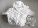 Ensemble Brassière, bonnet, chaussons BLANCS bébé laine 1