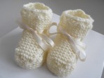 Tricot bébé bonnet et chaussons écrus fille 3