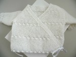 Ensemble tricot bébé brassière croisée, bonnet chaussons 2